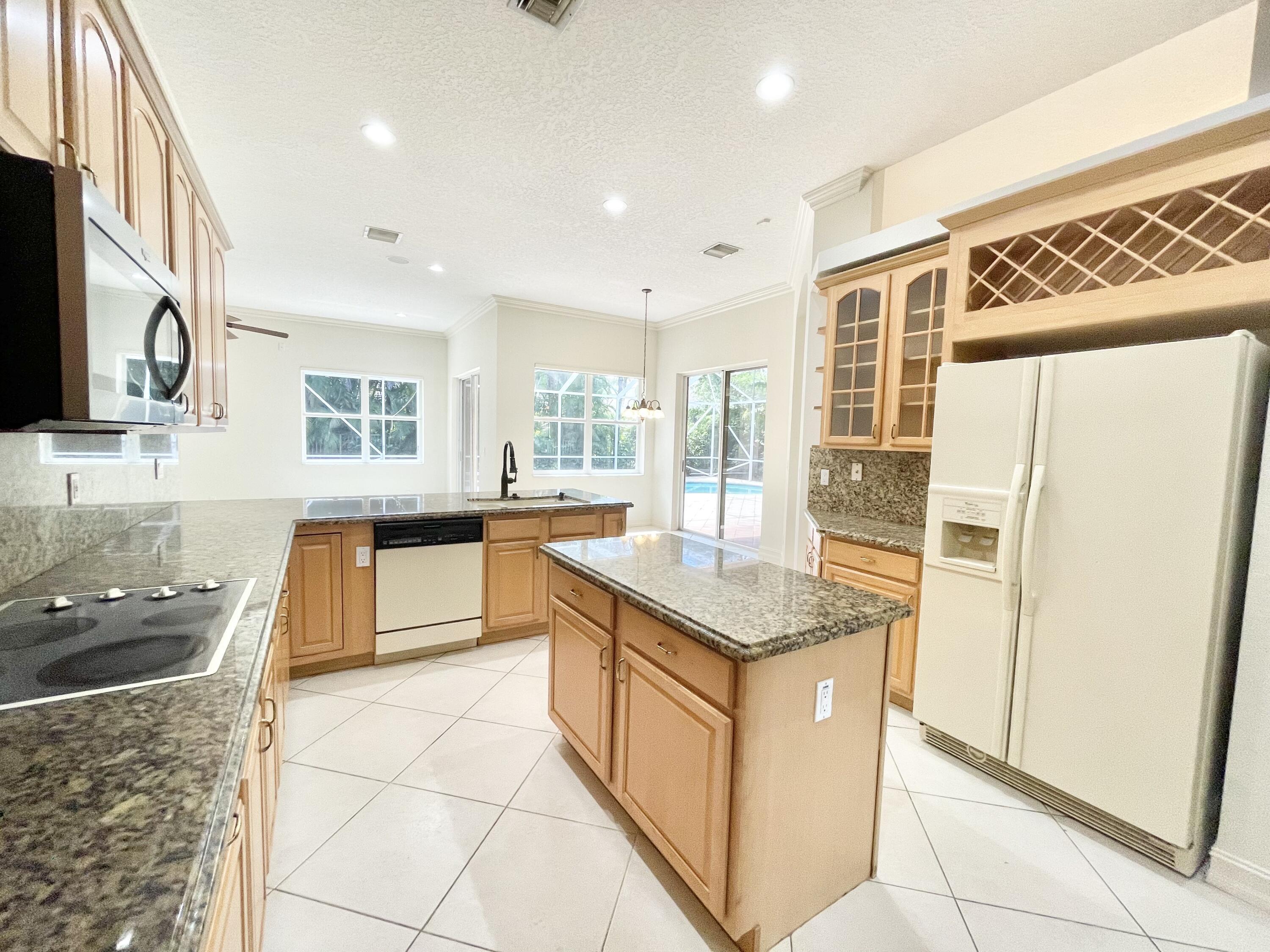 21232 Rock Ridge Drive Boca Raton, FL 33428 - Photo 11 of 15 20230511190029794513000000-o