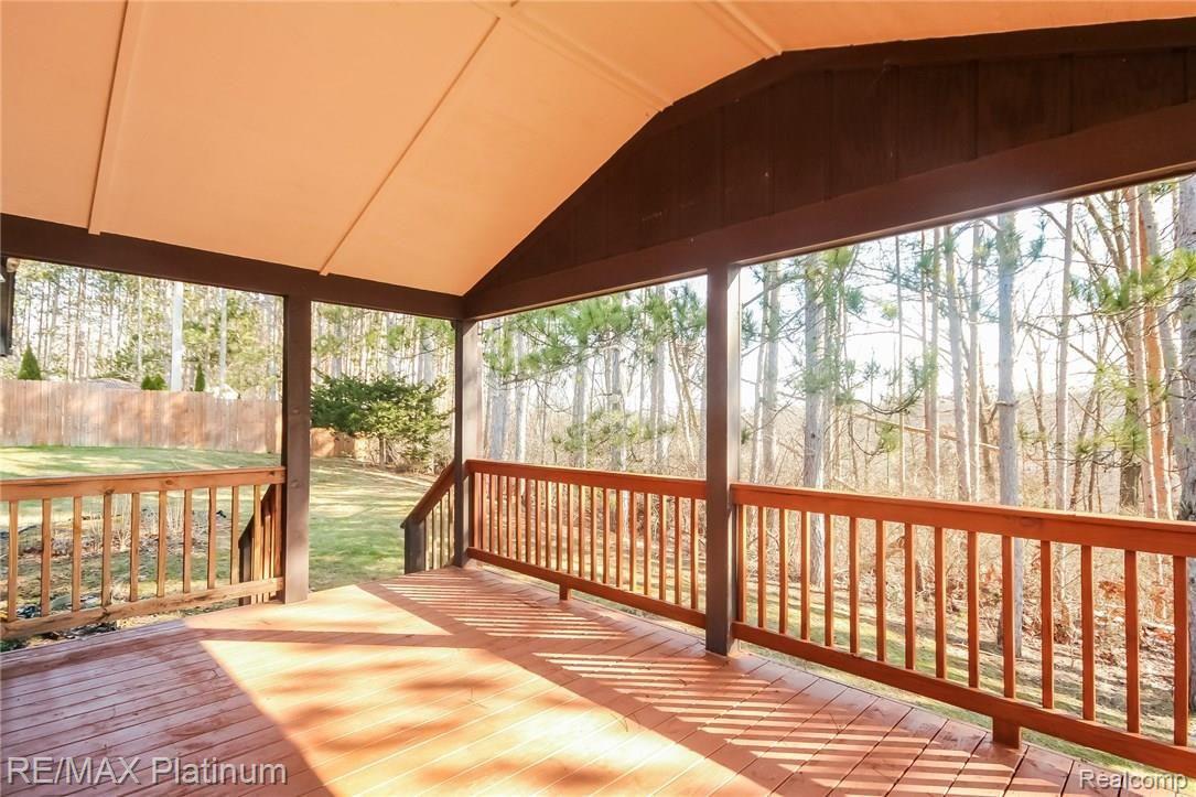 170 Tiplady Road Pinckney, MI 48169 - Photo 25 of 29 036-Covered_Deck-3747733-medium.jpg
