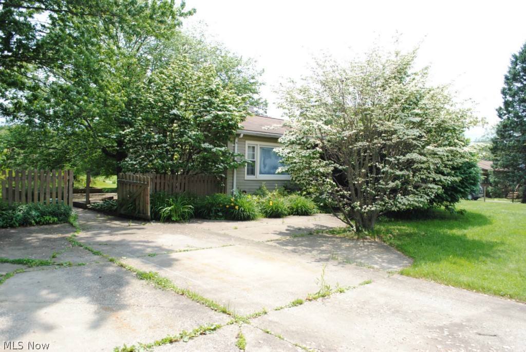 4404 Johnson Road Barberton, OH 44203 - Photo 2 of 18 Gallery Image 2