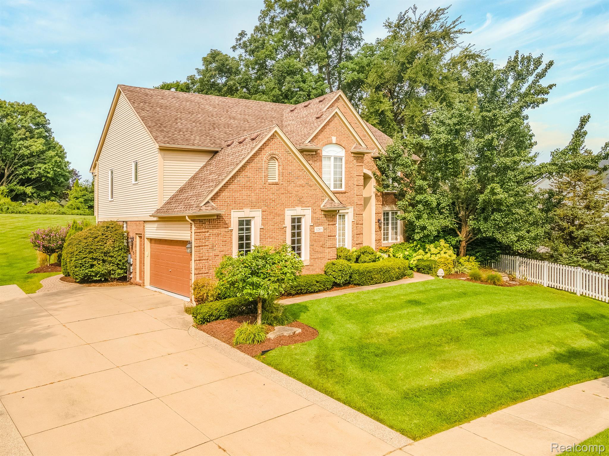 1257 Letica Drive Rochester, MI 48307 - Photo 4 of 59 Gallery Image 4
