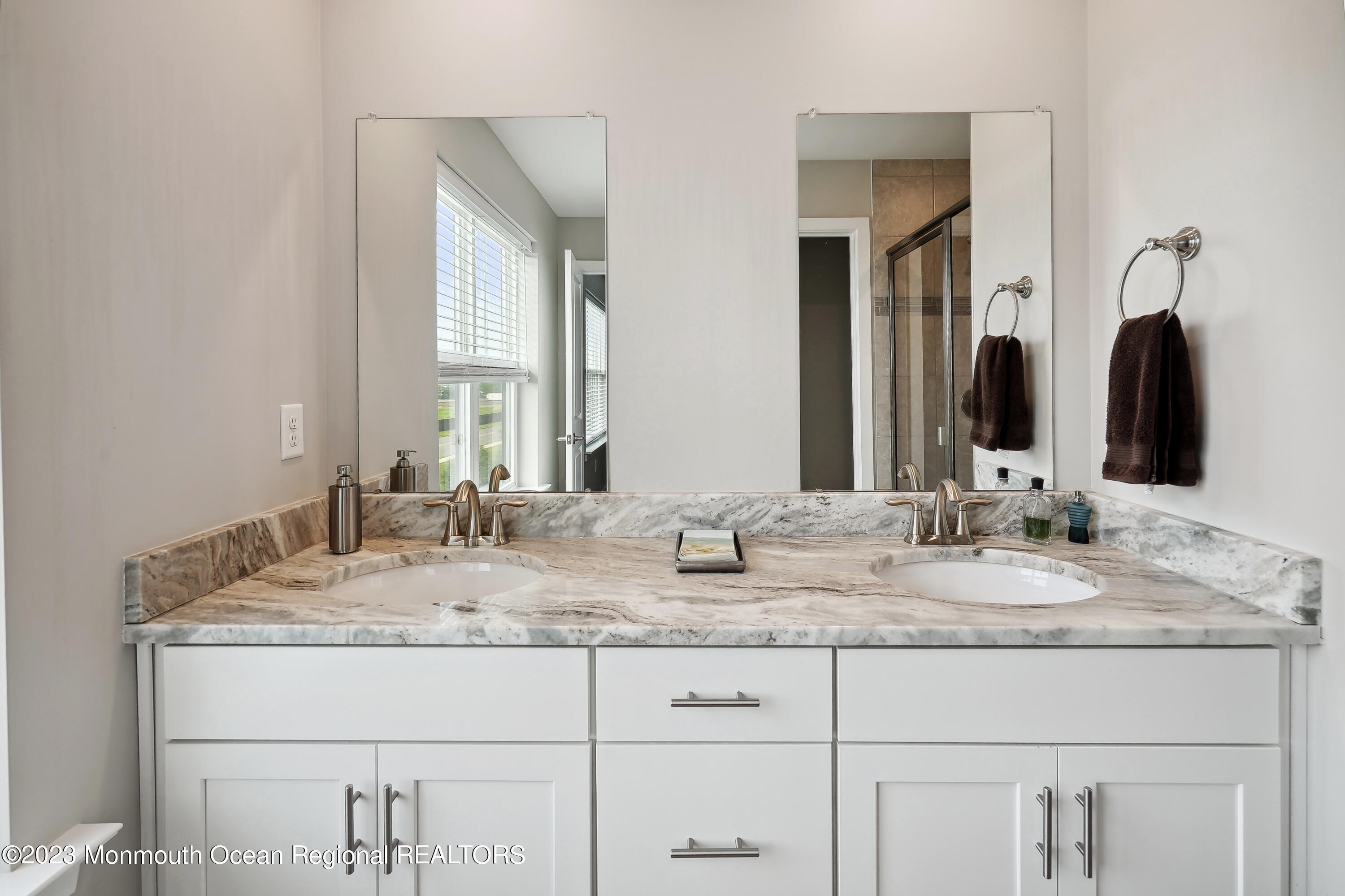 14 Kelly Way Tinton Falls, NJ 07724 - Photo 20 of 29 IMG_6912