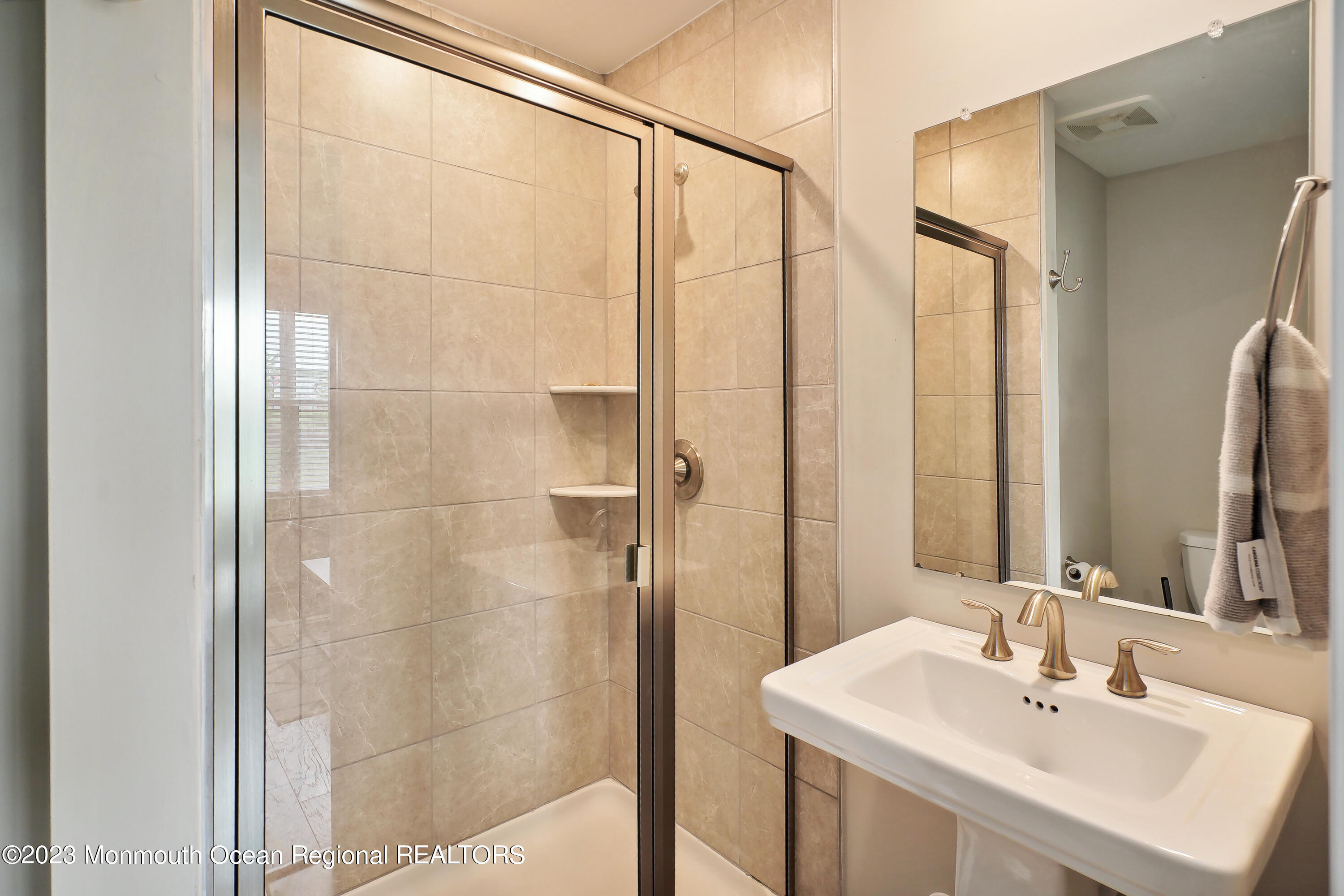 14 Kelly Way Tinton Falls, NJ 07724 - Photo 21 of 29 IMG_6883