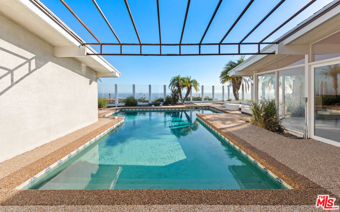 6246 Trancas Canyon Road Malibu, CA 90265 - Photo 5 of 23 a view of a backyard of a house