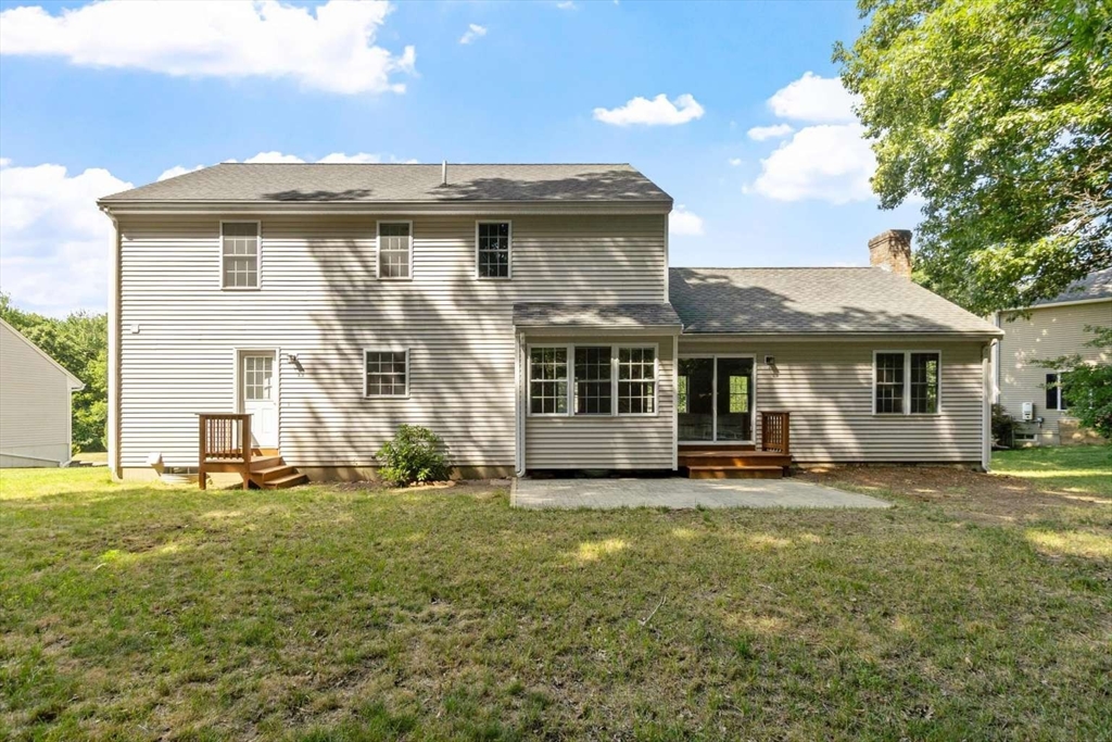 15 Marks Way Maynard, MA 01754 - Photo 3 of 20