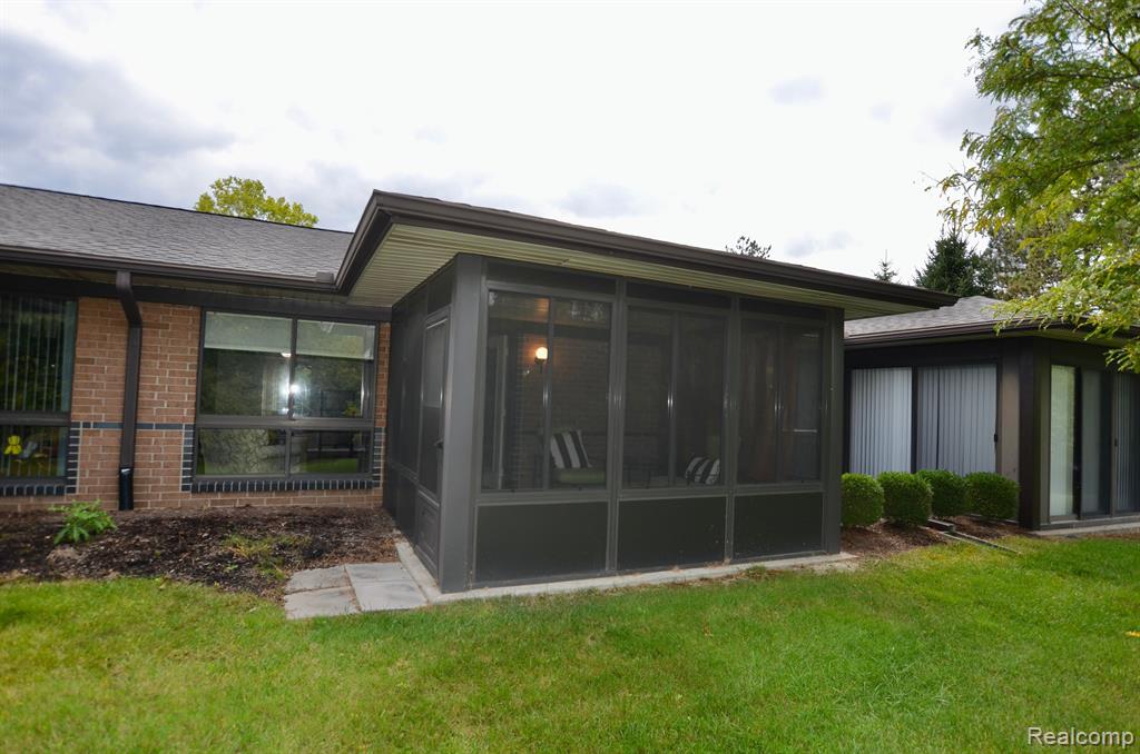 986 Wexford Way Rochester Hills, MI 48307 - Photo 6 of 15