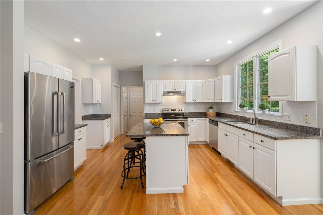 1875 Middle Road East Greenwich, RI 02818 - Photo 15 of 49