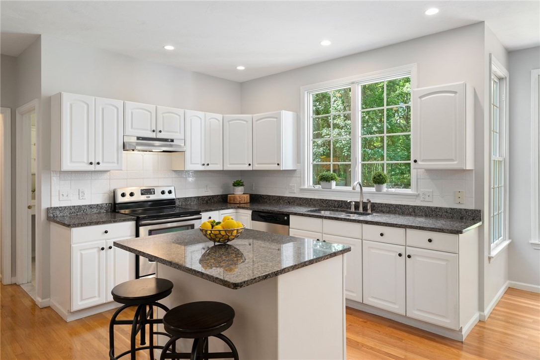 1875 Middle Road East Greenwich, RI 02818 - Photo 16 of 49