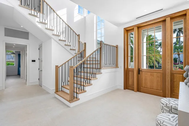 a view of livingroom with furniture