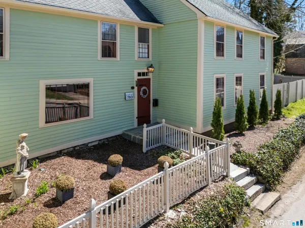 $450,000 | 371 Washington Street, Norwich, CT 06360