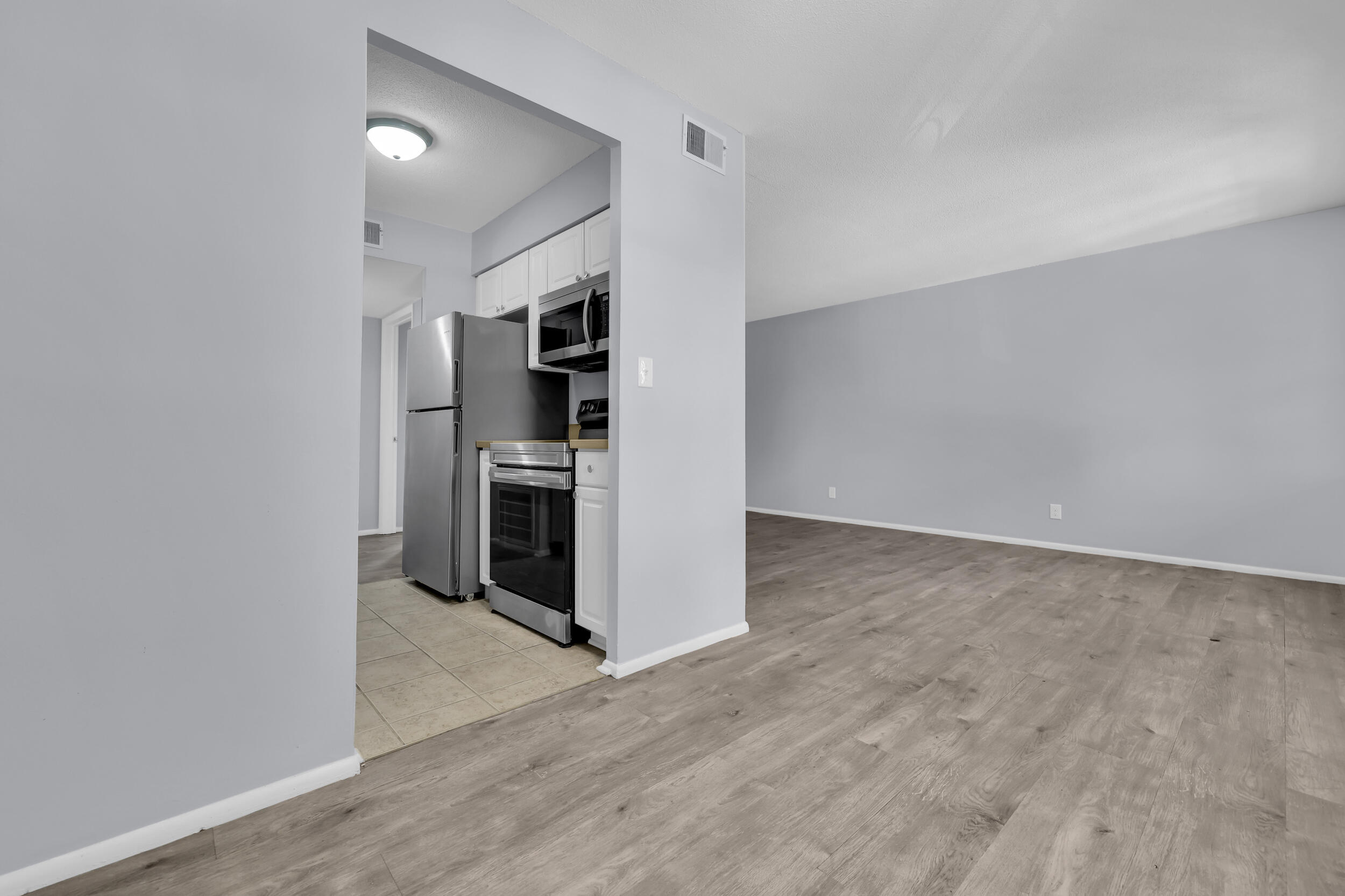 6240 Old Point Road, Unit C14 Hanahan, SC 29410 - Photo 12 of 27 9_ru4a0581