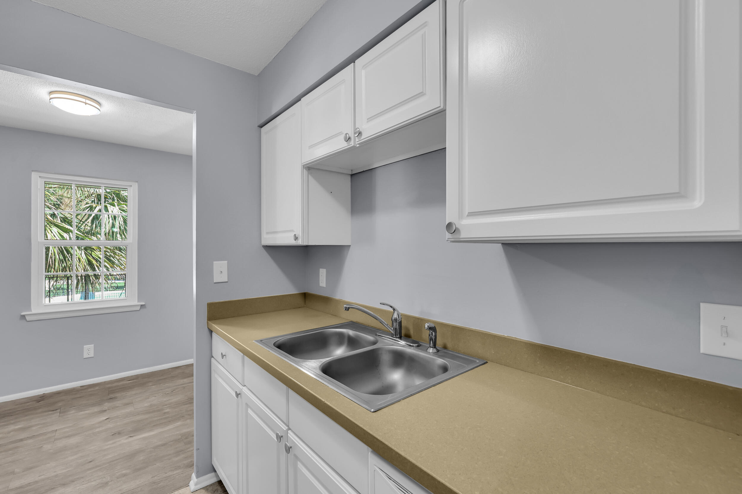 6240 Old Point Road, Unit C14 Hanahan, SC 29410 - Photo 13 of 27 12_ru4a0596