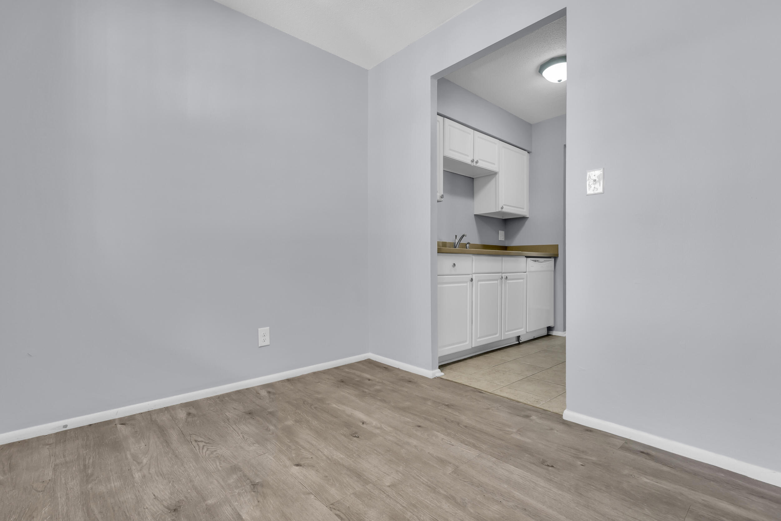 6240 Old Point Road, Unit C14 Hanahan, SC 29410 - Photo 10 of 27 7_ru4a0571