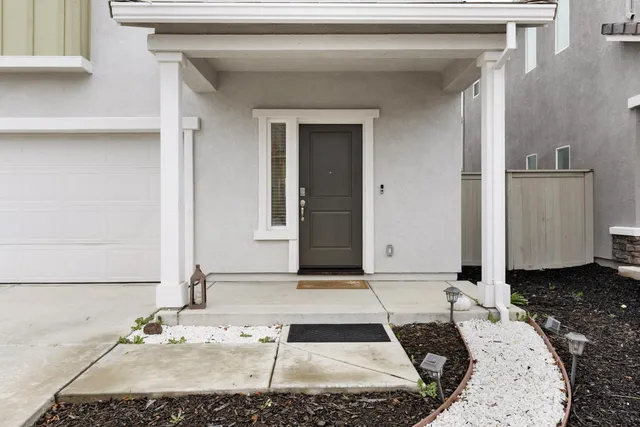 a view of a entryway of the house