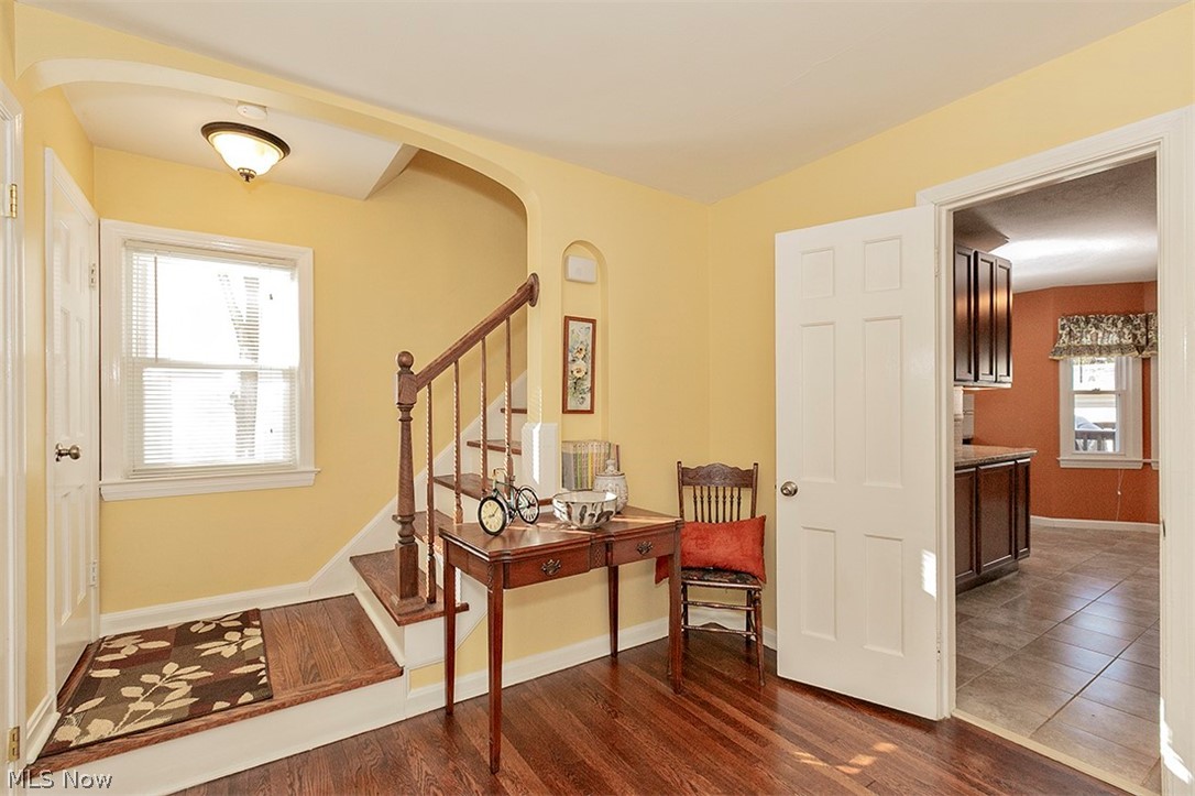 4026 Ellison Road Cleveland, OH 44121 - Photo 5 of 28 Gallery Image 5