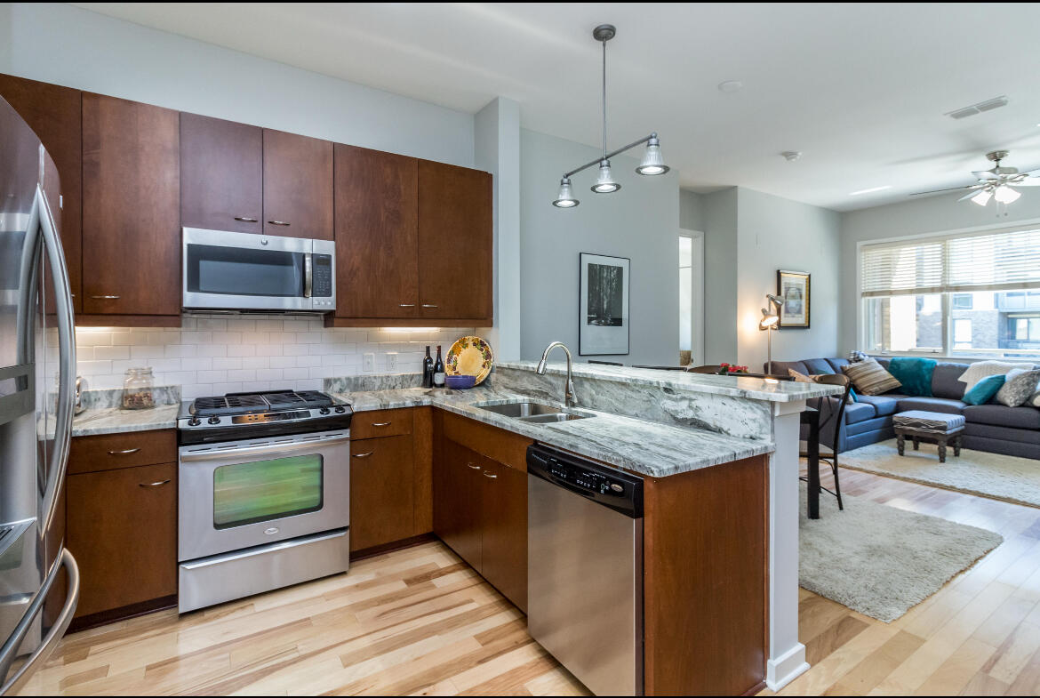 200 Manufacturers Road, Unit 342 Chattanooga, TN 37405 - Photo 13 of 21 Updated Kitchen