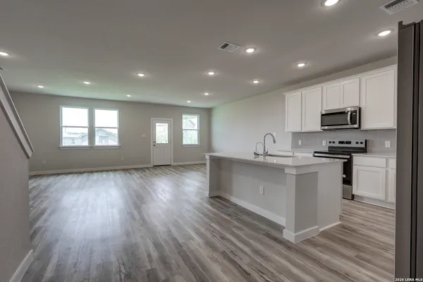 $439,990 | 10520 Eddleman Cove, San Antonio, TX 78252