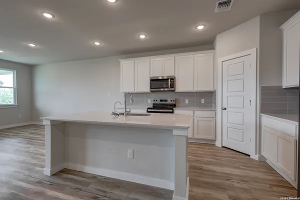 $439,990 | 10520 Eddleman Cove, San Antonio, TX 78252