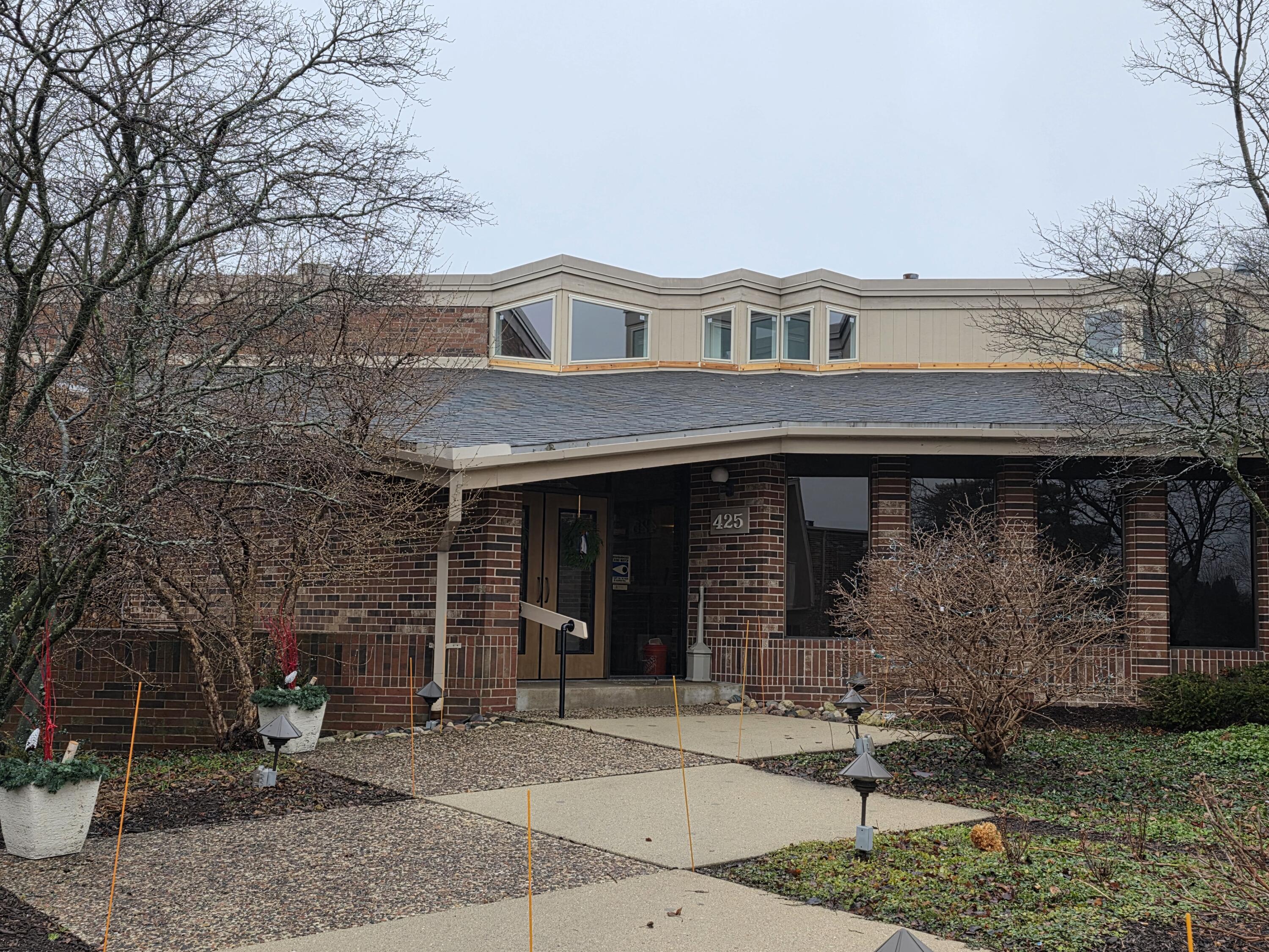425 West Willow Court, Unit 222 Fox Point, WI 53217 - Photo 23 of 25 Exterior