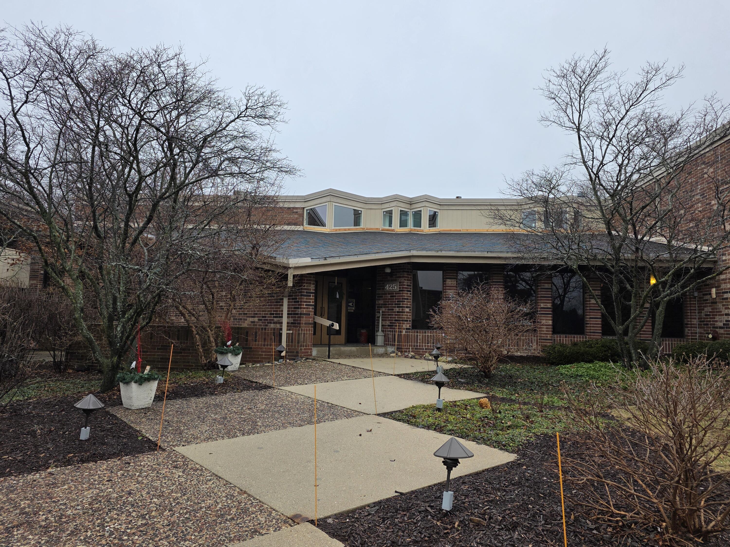 425 West Willow Court, Unit 222 Fox Point, WI 53217 - Photo 24 of 25 Exterior