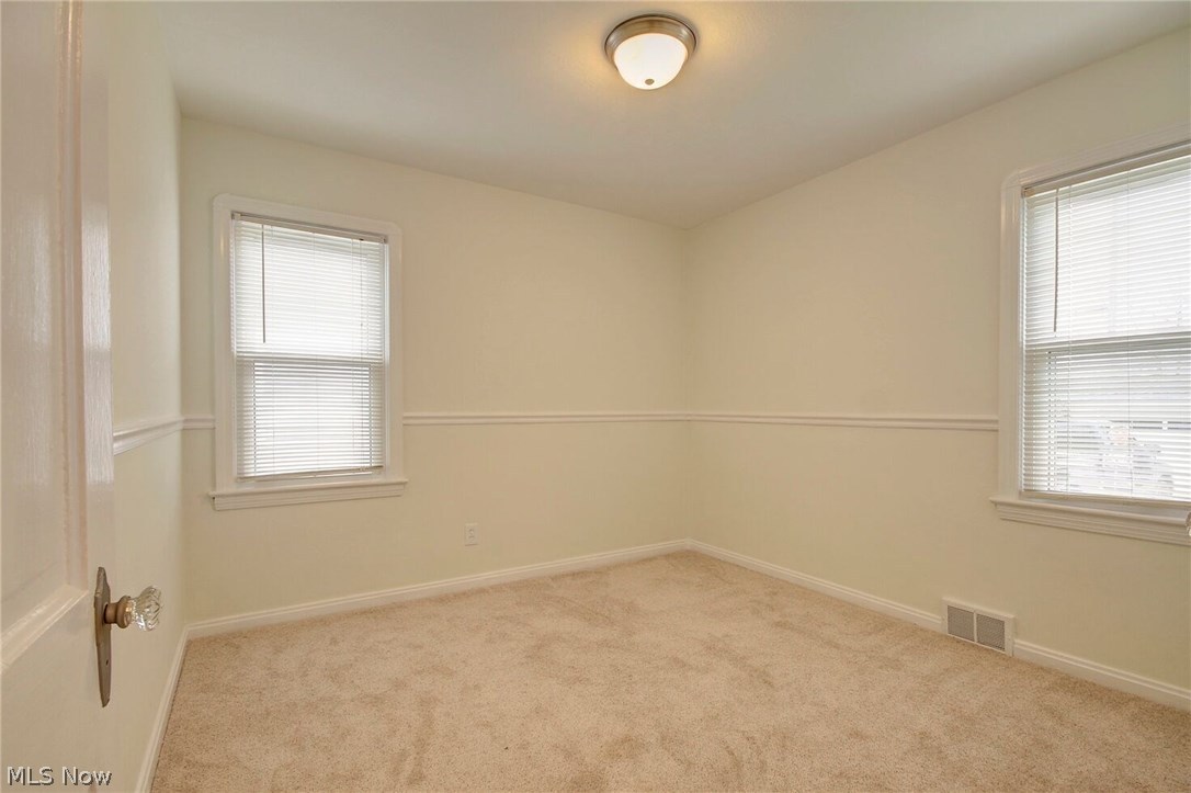 4615 Pershing Avenue Cleveland, OH 44134 - Photo 11 of 27
