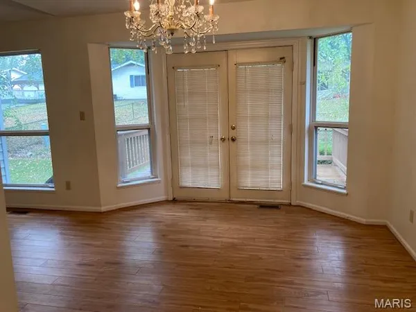 $2,100 | 1661 Cobblestone Creek Drive, Florissant, MO 63031