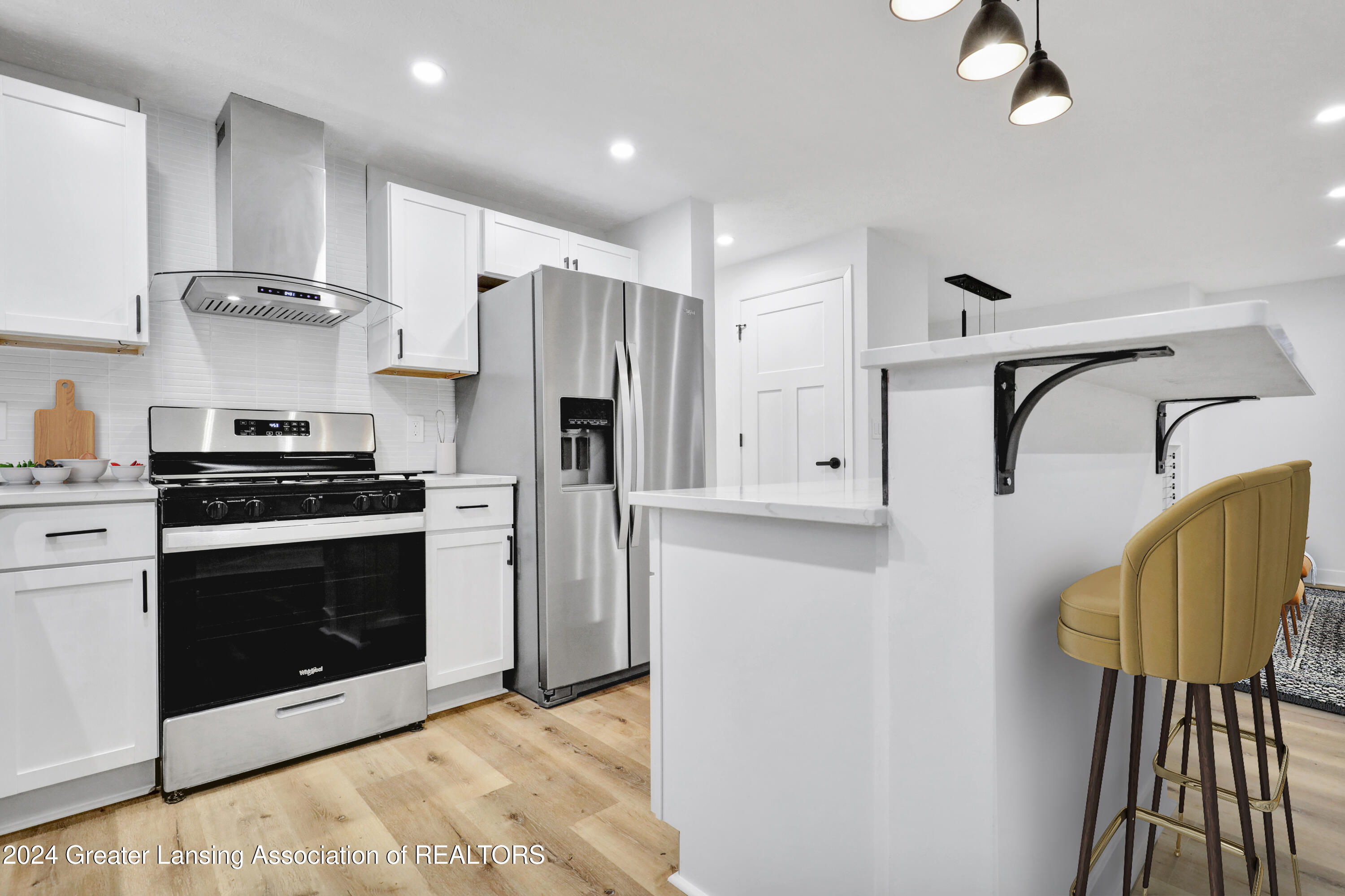 1041 Coolidge Road Lansing, MI 48912 - Photo 6 of 31 7-print-Open Ended Media-6_T