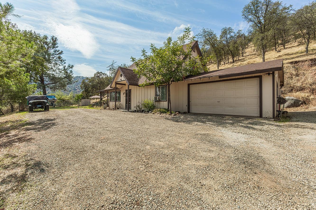28429 Burrough Valley Road Tollhouse, CA 93667 - Photo 3 of 46