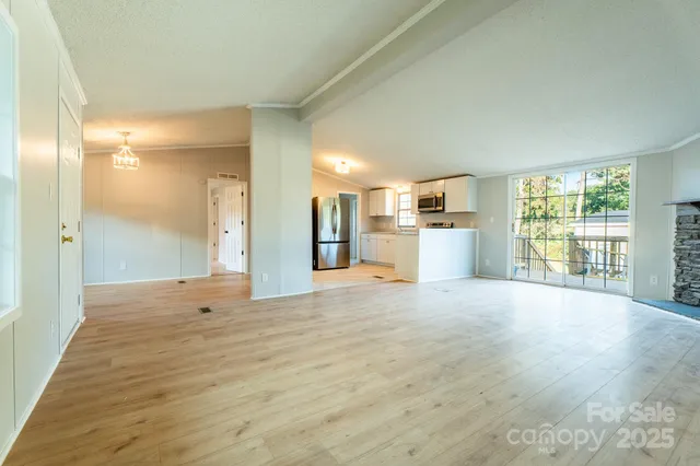 $210,000 | 2918 23rd Avenue Northeast, Hickory, NC 28601