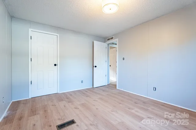 $210,000 | 2918 23rd Avenue Northeast, Hickory, NC 28601