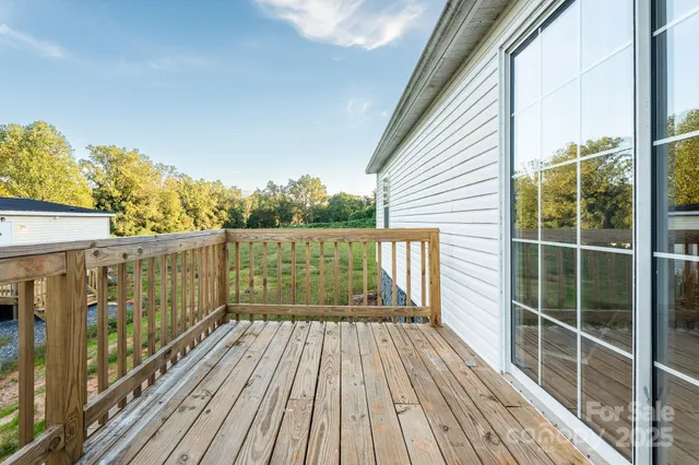 $210,000 | 2918 23rd Avenue Northeast, Hickory, NC 28601