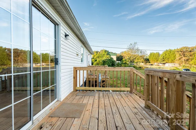 $210,000 | 2918 23rd Avenue Northeast, Hickory, NC 28601