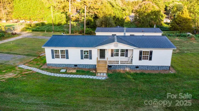 $210,000 | 2918 23rd Avenue Northeast, Hickory, NC 28601