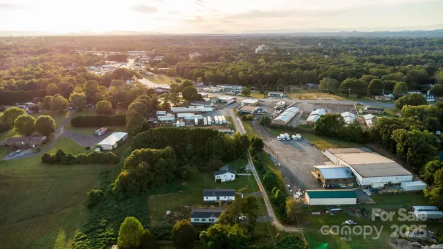 $210,000 | 2918 23rd Avenue Northeast, Hickory, NC 28601