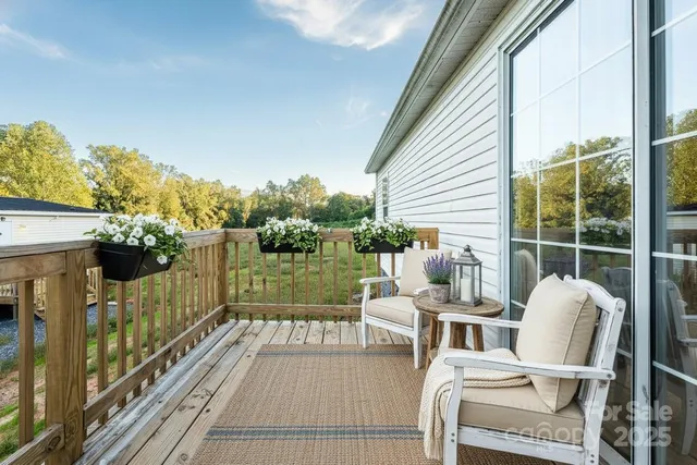 $210,000 | 2918 23rd Avenue Northeast, Hickory, NC 28601