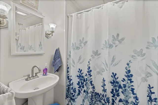 $425,000 | 11 Drake Hill Road, Strafford, NH 03884