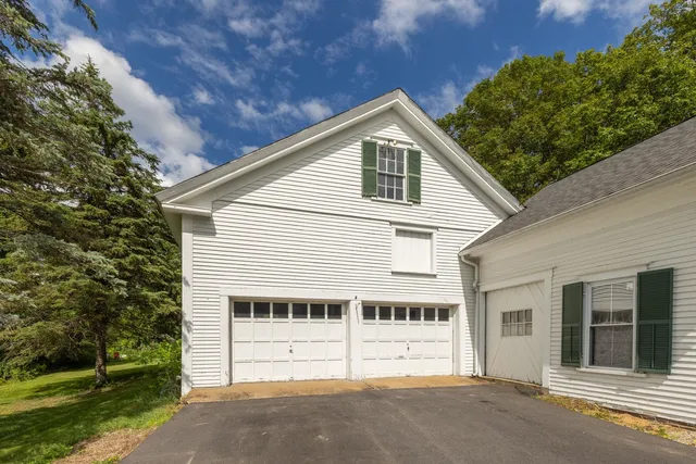 $425,000 | 11 Drake Hill Road, Strafford, NH 03884