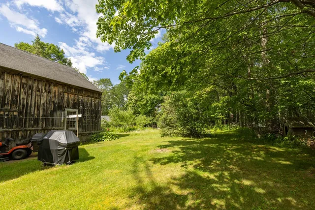 $425,000 | 11 Drake Hill Road, Strafford, NH 03884