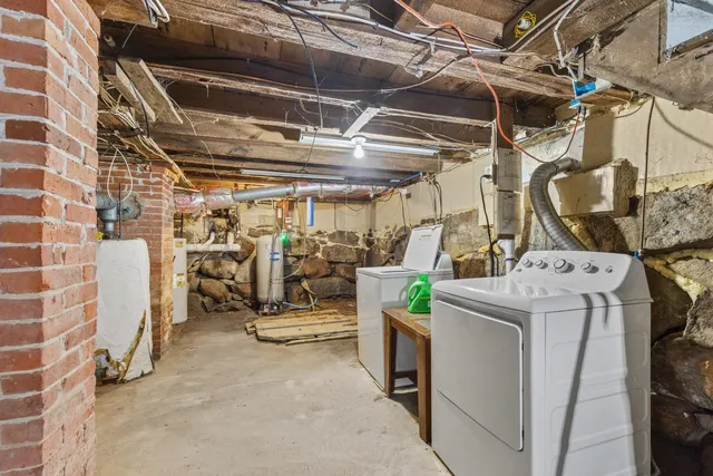 $425,000 | 11 Drake Hill Road, Strafford, NH 03884