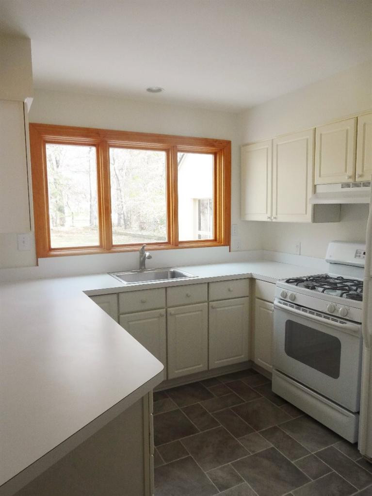 3670 Miller Road Ann Arbor, MI 48103 - Photo 14 of 27 Kitchen 2