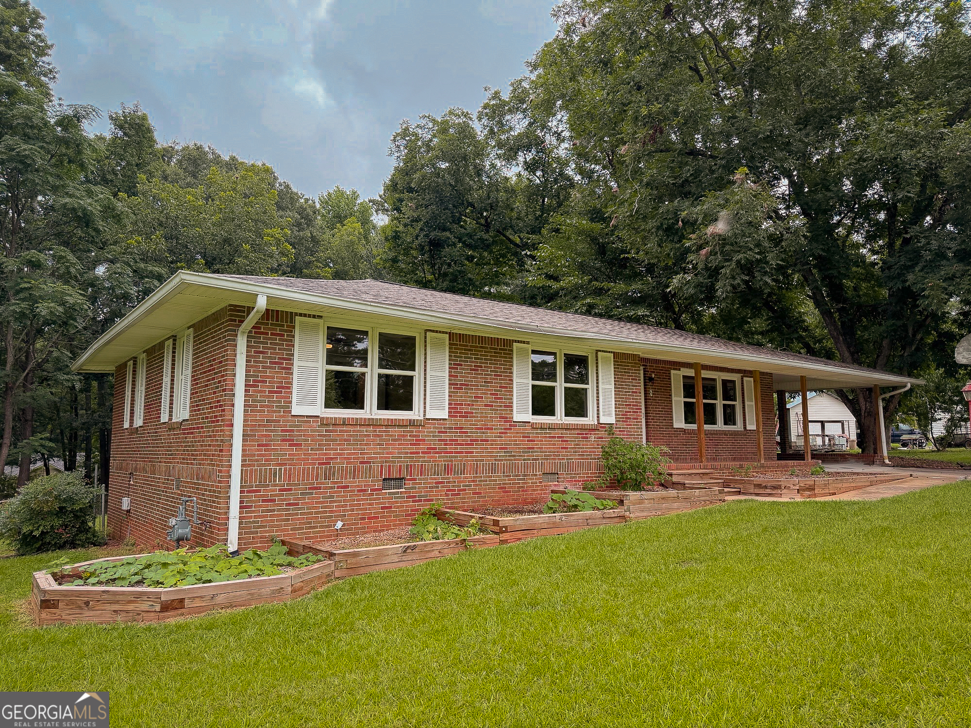 77 Franklin Road Newnan, GA 30263 - Photo 2 of 38