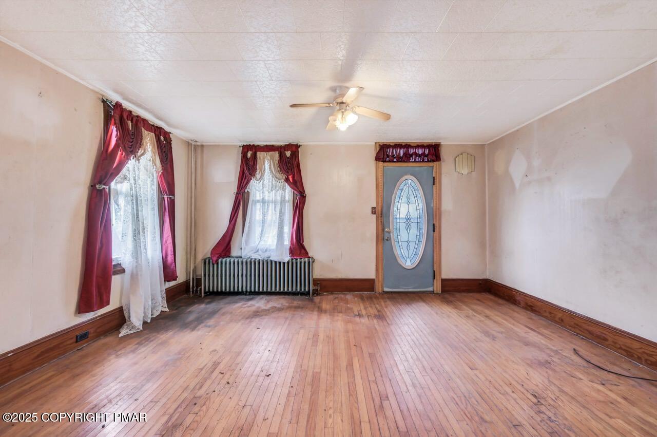 635 Vine Street Freeland, PA 18224 - Photo 11 of 47 635 Vine St 07 Large - Copy