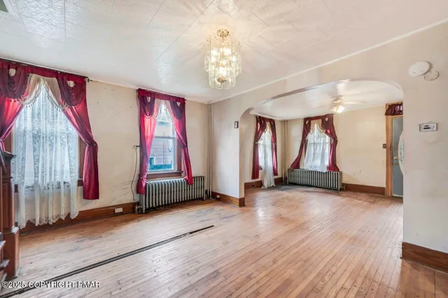 $189,900 | 635 Vine Street, Freeland, PA 18224