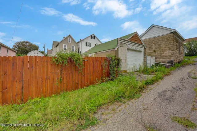 $189,900 | 635 Vine Street, Freeland, PA 18224