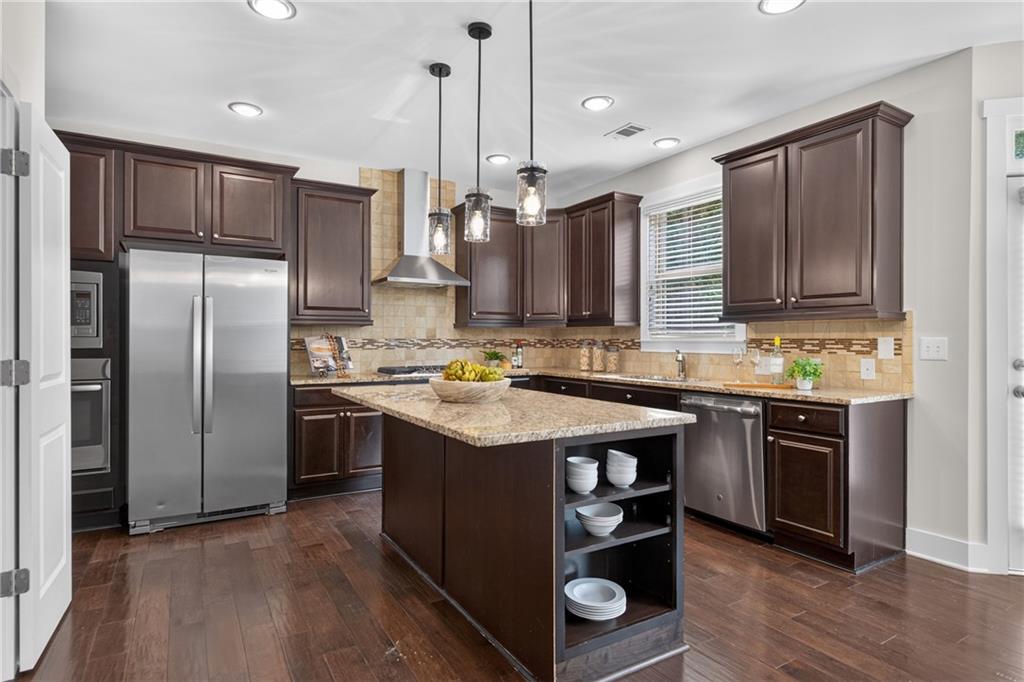 3950 Estates Path Cumming, GA 30040 - Photo 3 of 61 Gallery Image 3