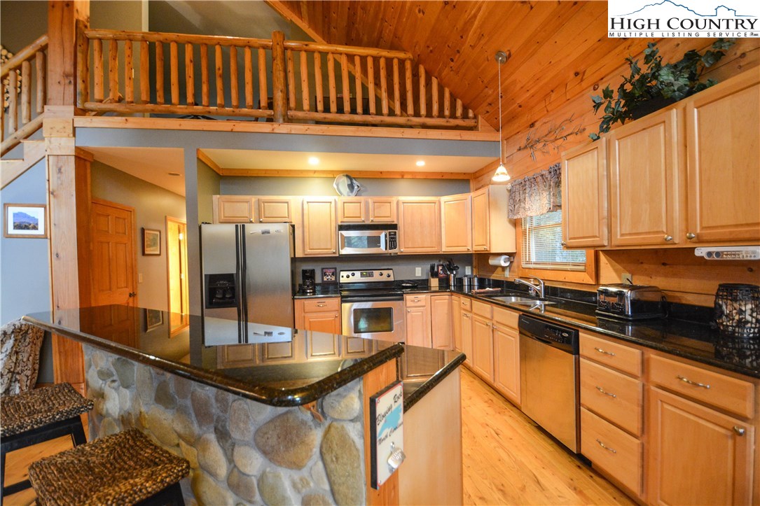 184 Riversound Drive Banner Elk, NC 28604 - Photo 12 of 35 Gallery Image 12