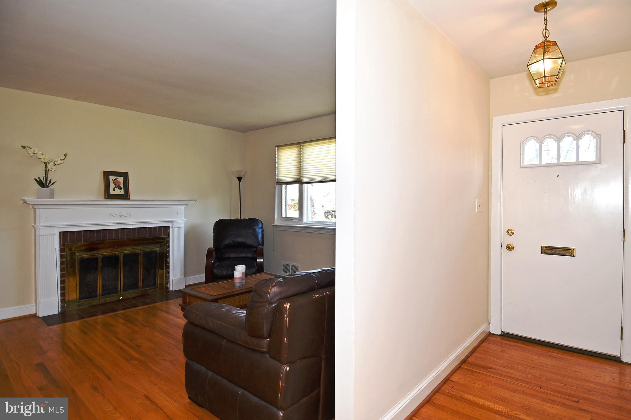 11018 Cone Lane Silver Spring, MD 20902 - Photo 3 of 26 Interior (General)