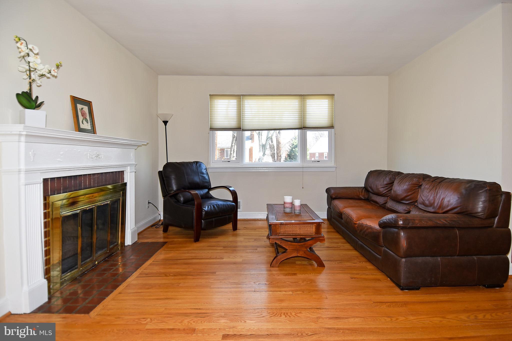 11018 Cone Lane Silver Spring, MD 20902 - Photo 4 of 26 Living Room