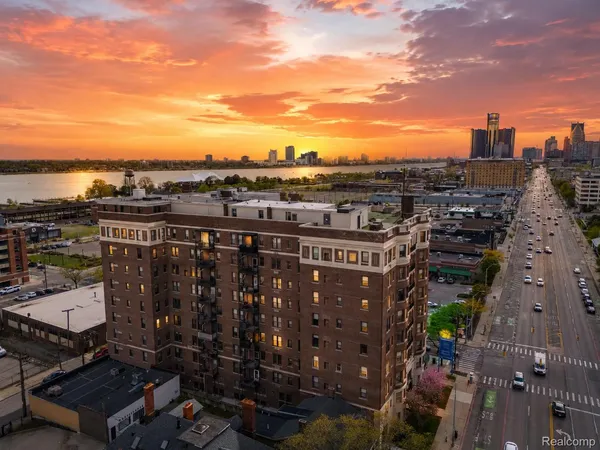 $214,999 | 2900 East Jefferson Avenue, Unit 602, Detroit, MI 48207