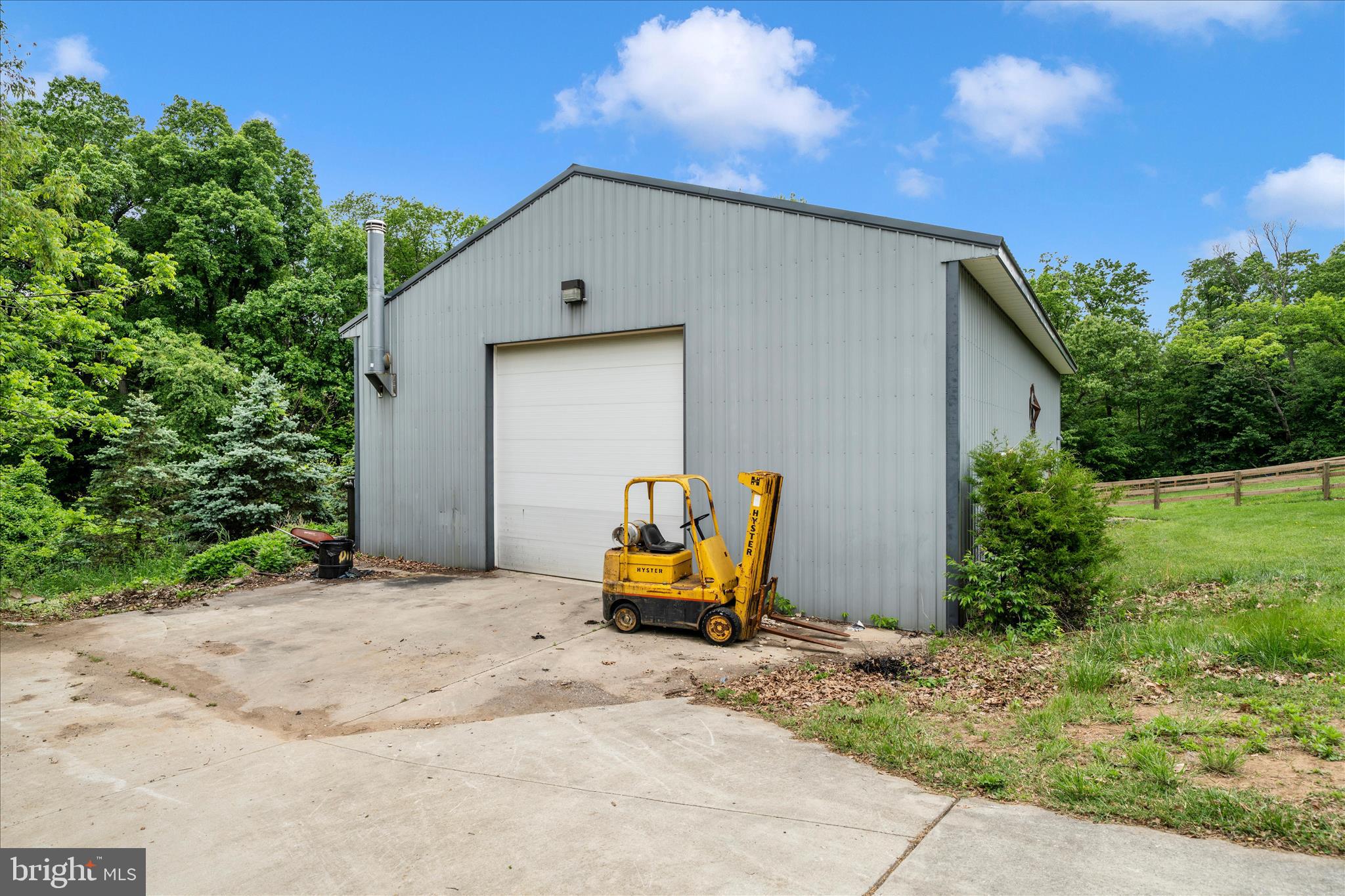 3204 Hooper Road New Windsor, MD 21776 - Photo 56 of 63 14' x 14' Garage Door
