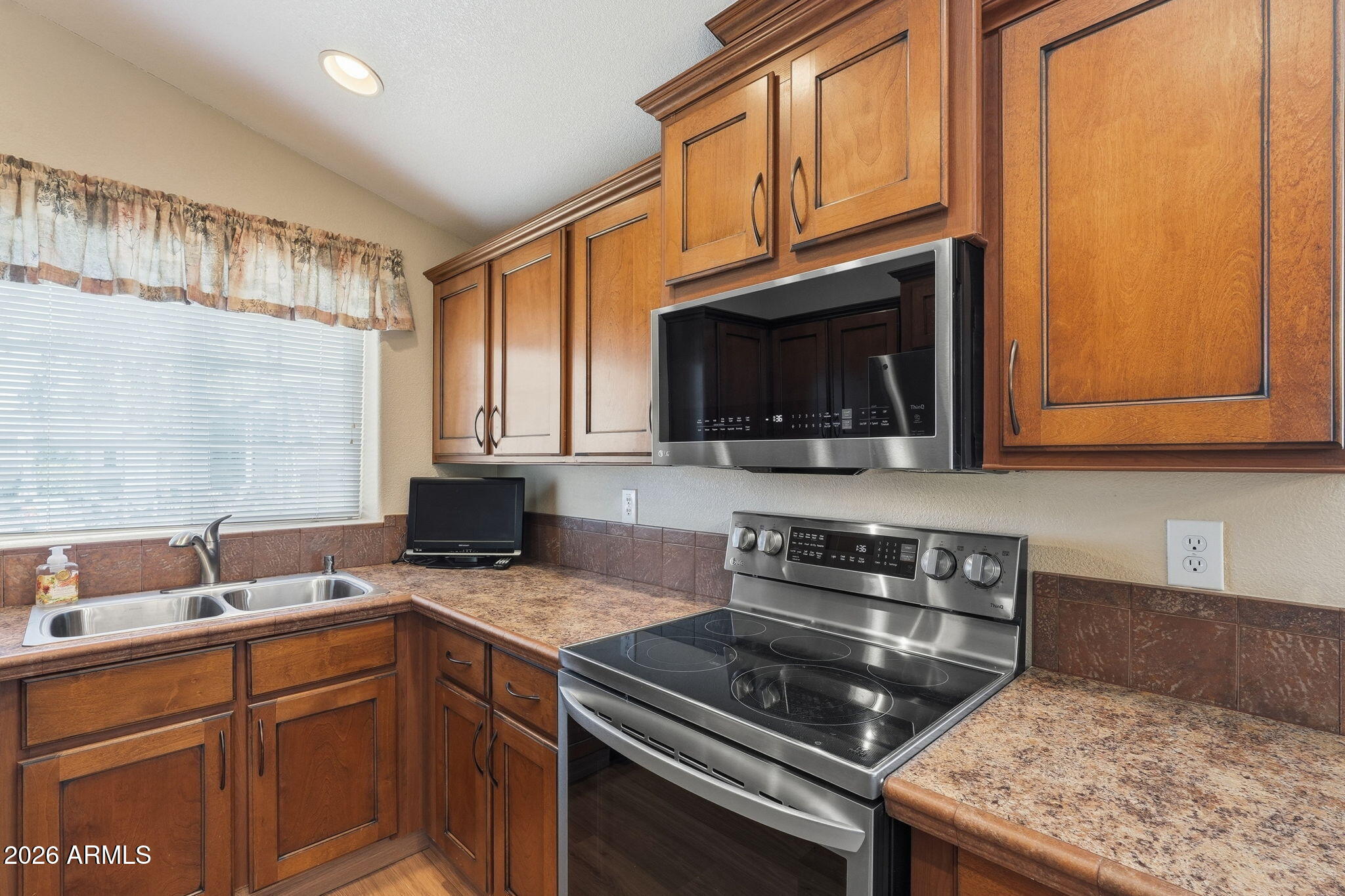 11201 North El Mirage Road, Unit 647 El Mirage, AZ 85335 - Photo 5 of 21 Kitchen
